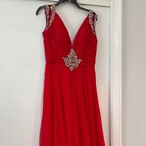 Beautiful eye catching red ball/prom gown